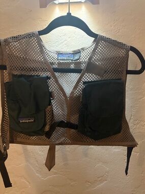 Patagonia Brown Mesh Vest with Dark Green Front Pockets